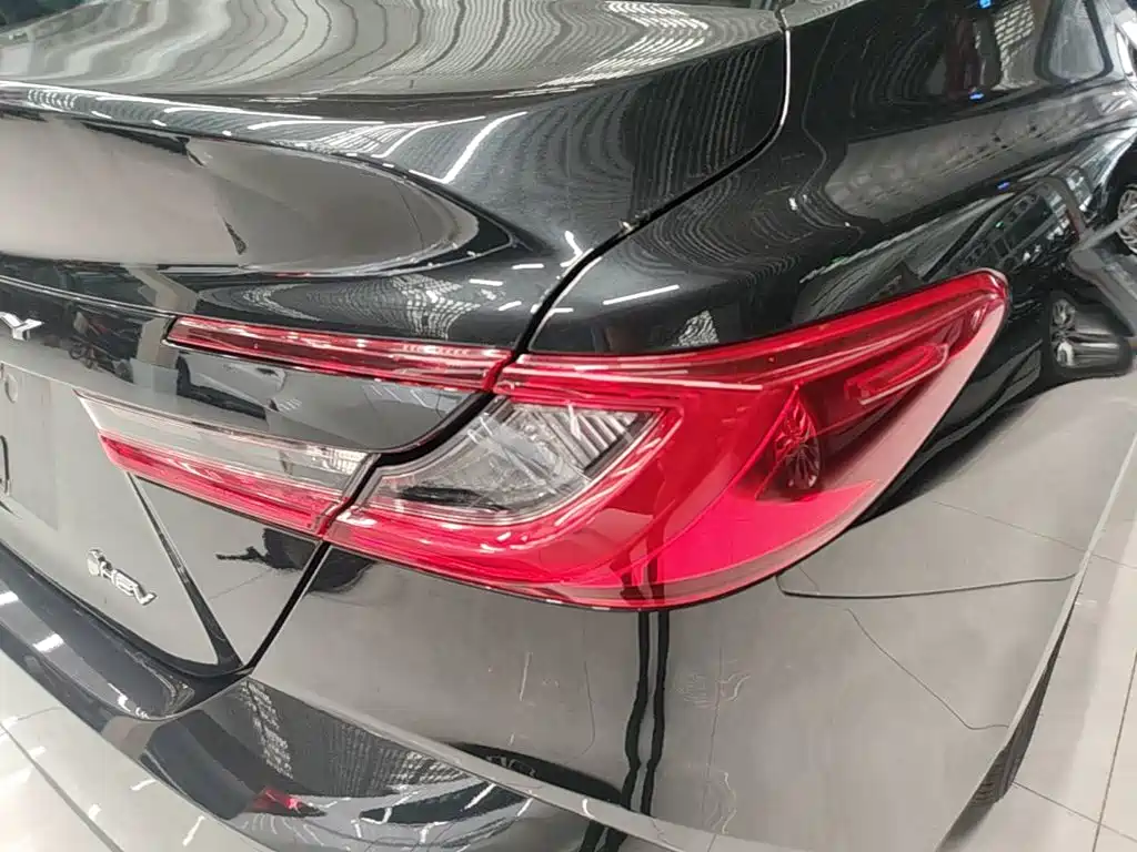Toyota Camry — миниатюра 8