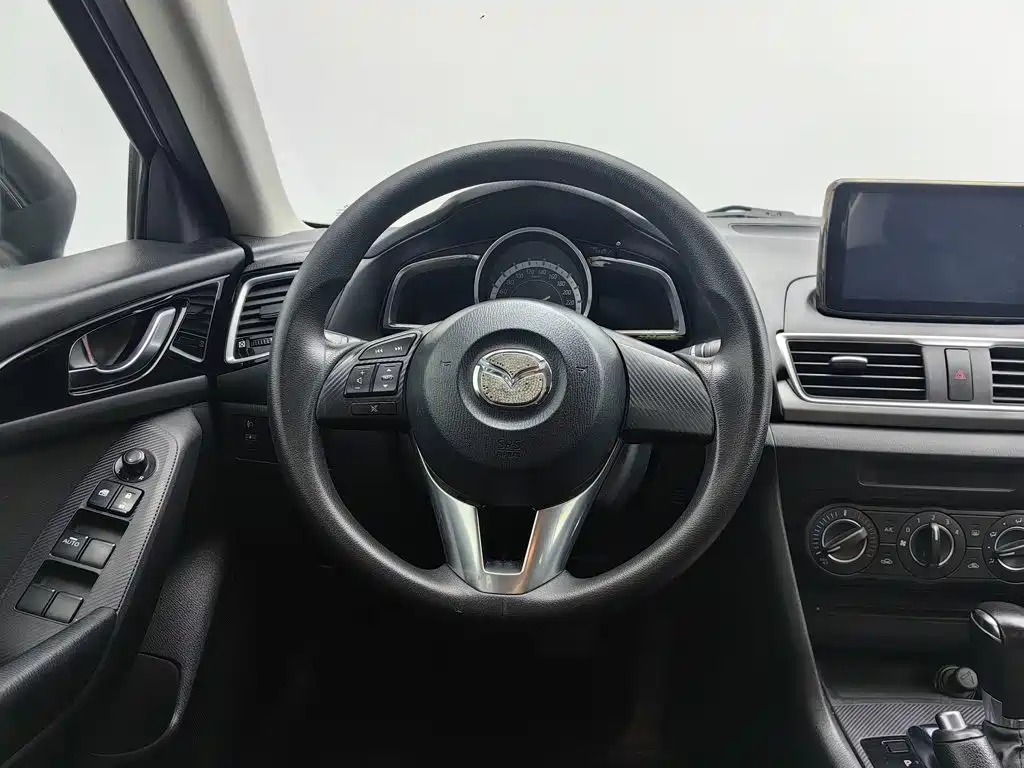 Mazda 3 Axela — миниатюра 11