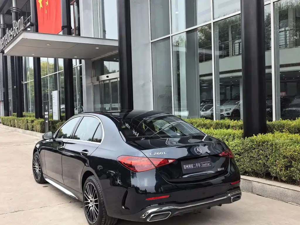 Mercedes-Benz C-Class — миниатюра 13