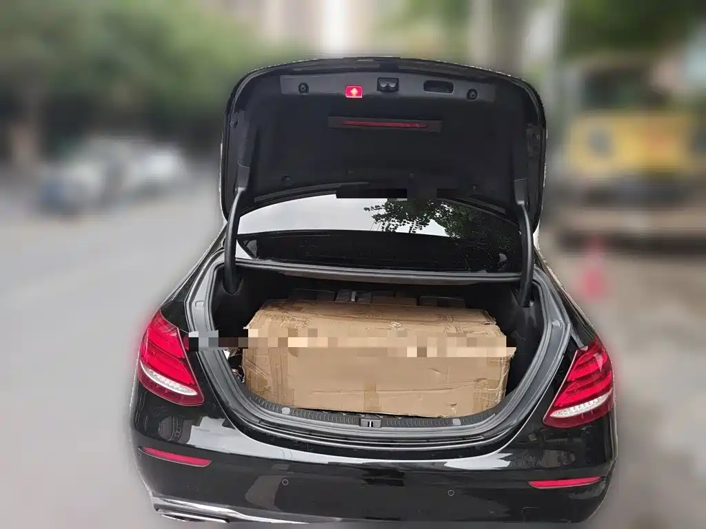 Mercedes-Benz E-Class — миниатюра 20