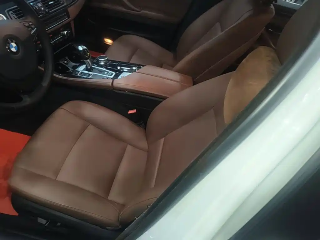 BMW 5 Series — миниатюра 15