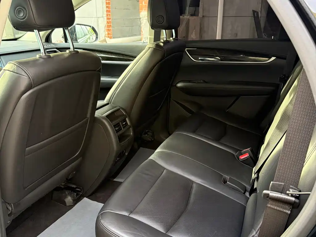 Cadillac XT5 — миниатюра 7