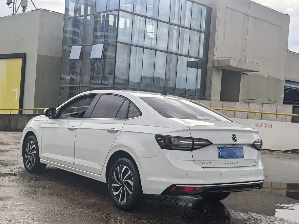 Volkswagen Lavida — миниатюра 4