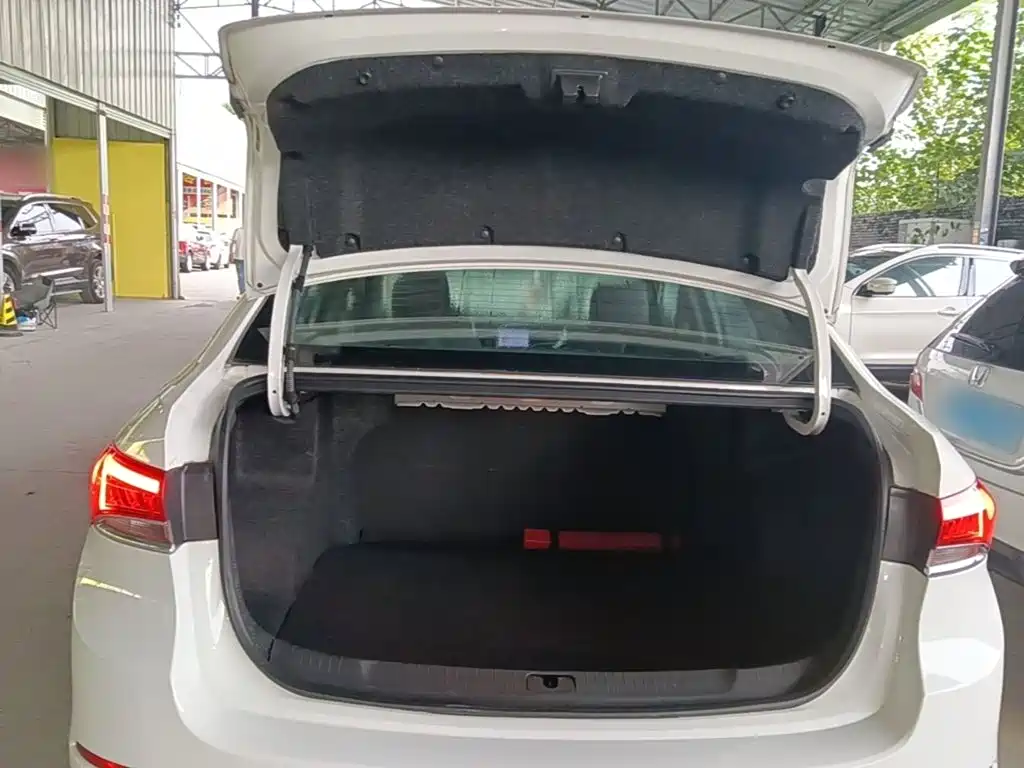 Buick Excelle — миниатюра 19