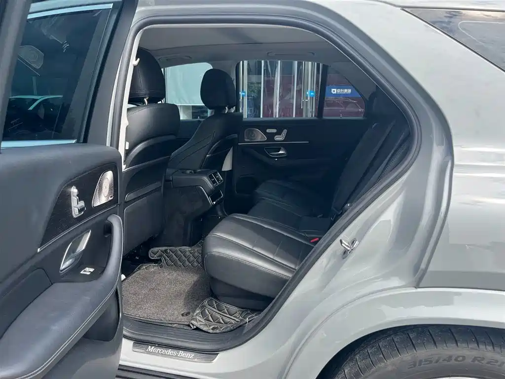 Mercedes-Benz GLE (Import) — миниатюра 10