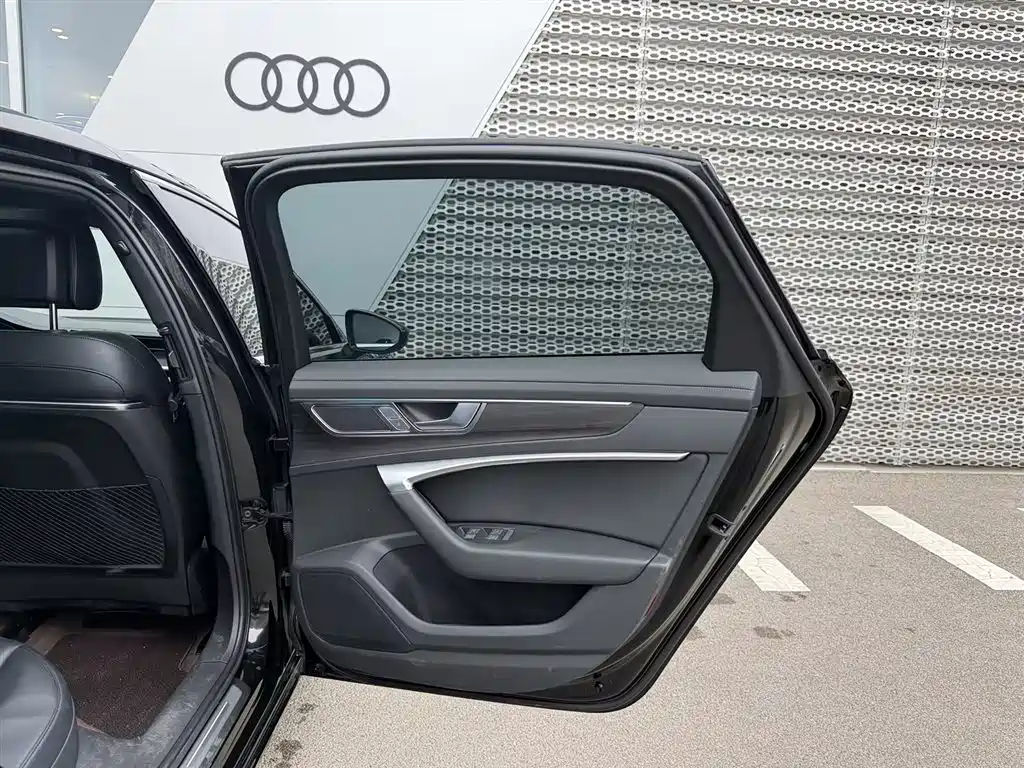 Audi A6L — миниатюра 12