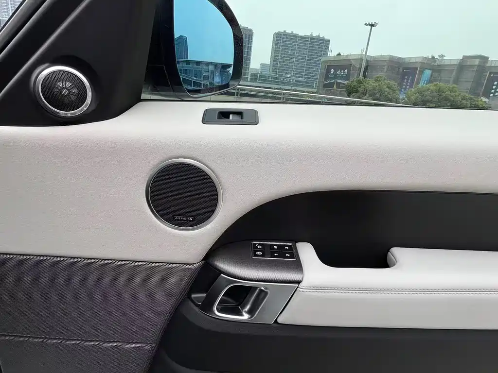 Land Rover Sport — миниатюра 7