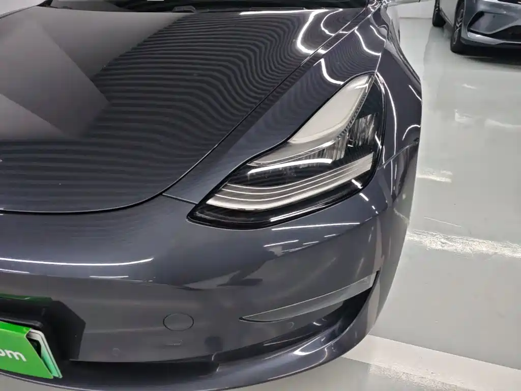 Tesla Model 3 — миниатюра 24