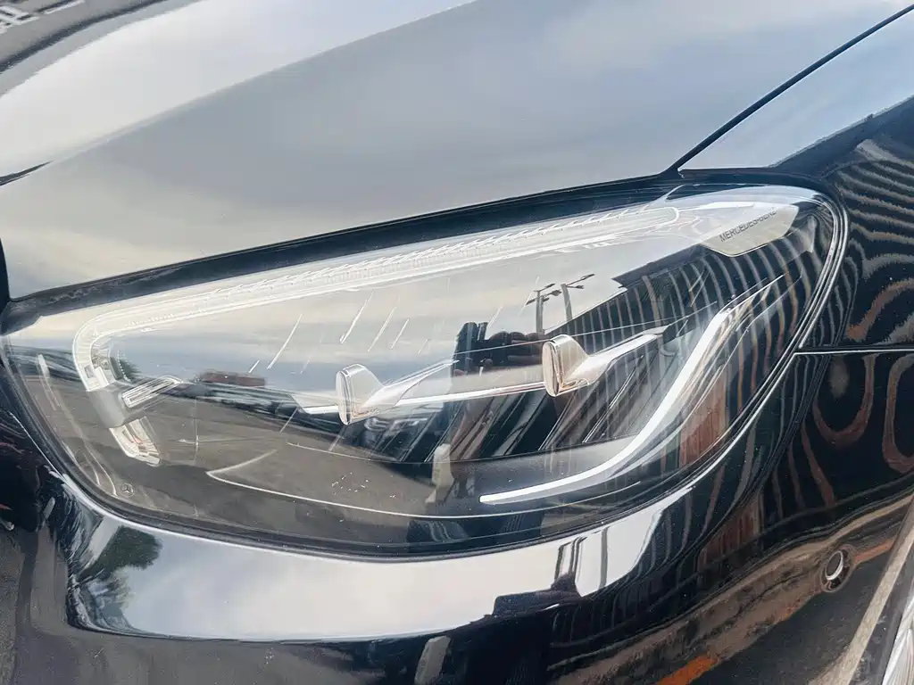 Mercedes-Benz E-Class — миниатюра 16