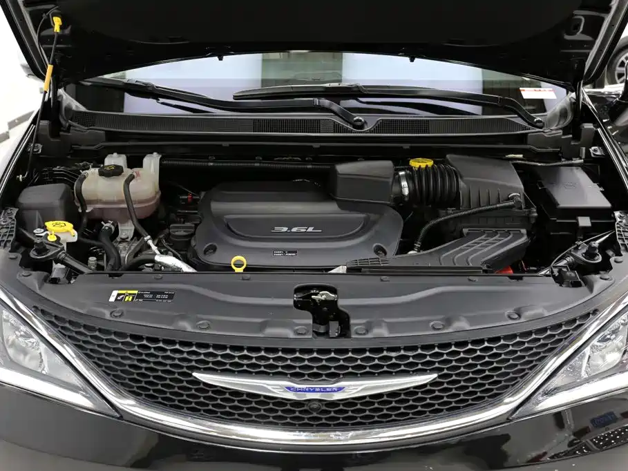 Chrysler Grand Voyager (Import) — миниатюра 24