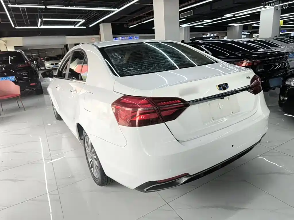 Geely Emgrand — миниатюра 5