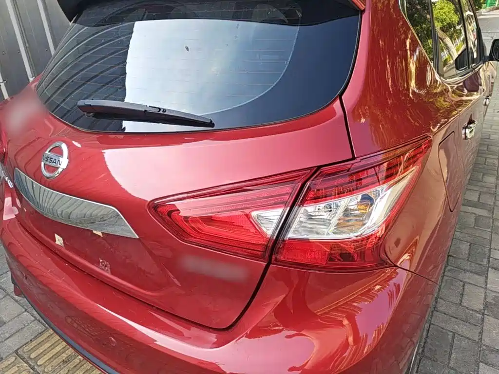Nissan Tiida — миниатюра 8