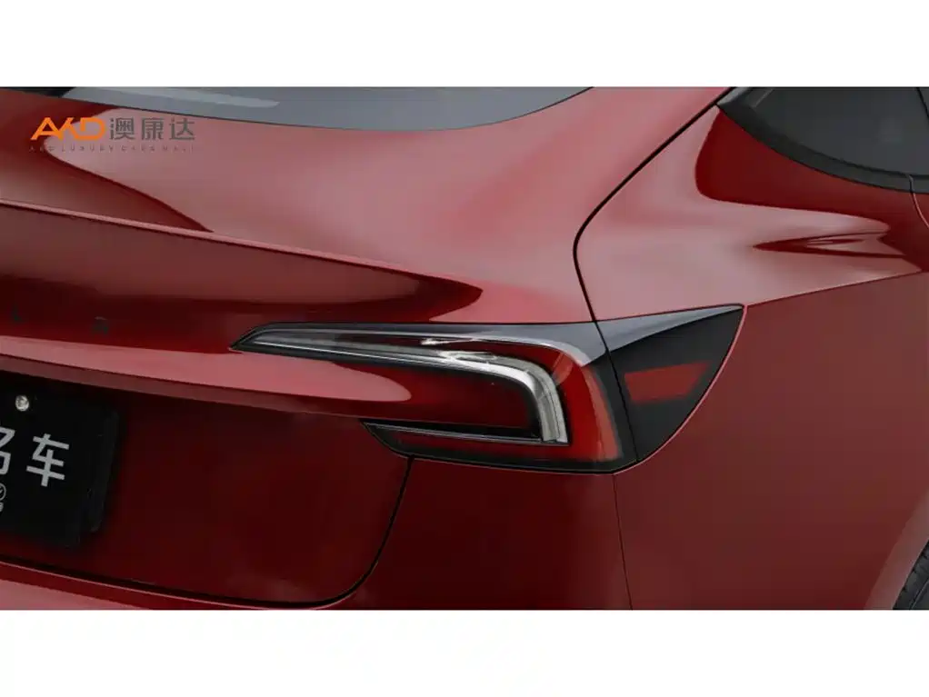 Tesla Model 3 — миниатюра 5