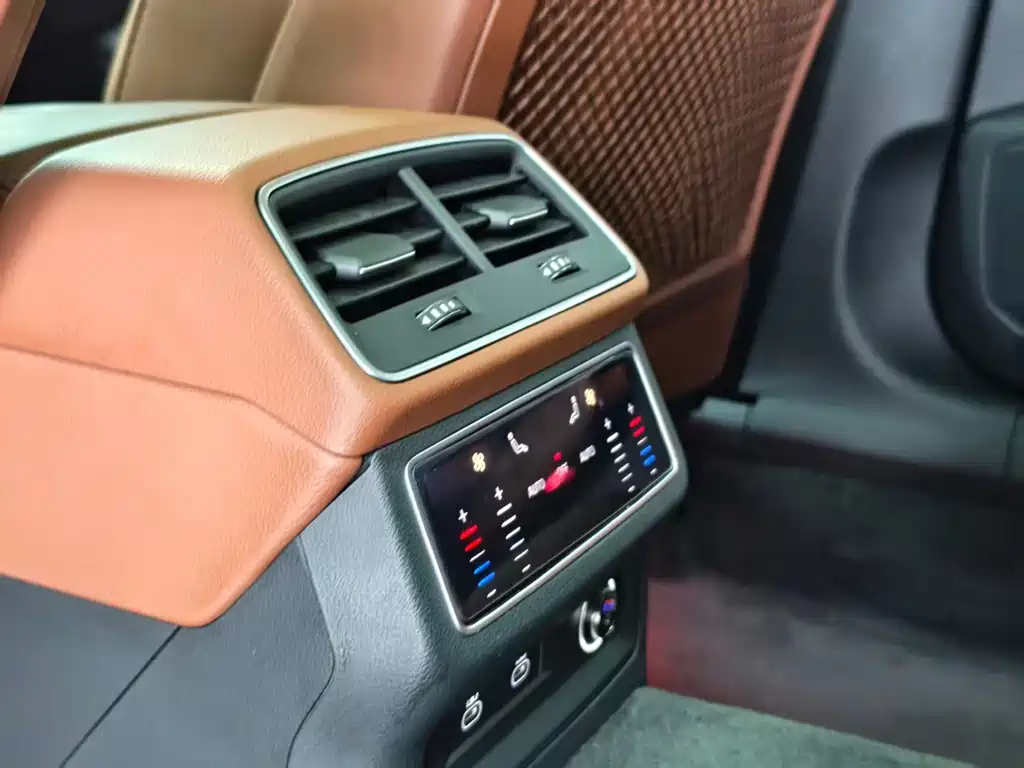 Audi A6L — миниатюра 12