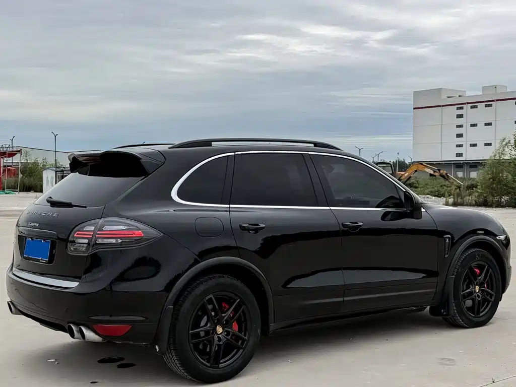Porsche Cayenne — миниатюра 8