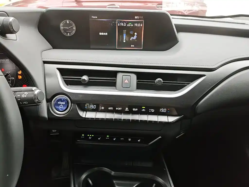 Lexus UX New Energy — миниатюра 18