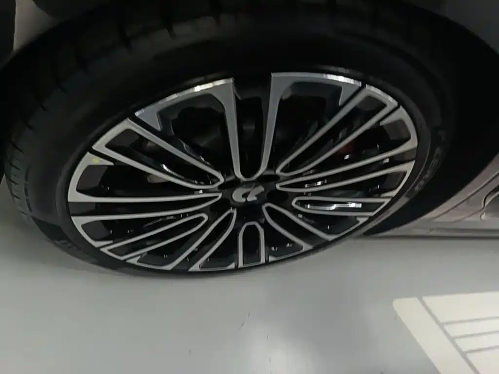 NIO ES8 — миниатюра 23