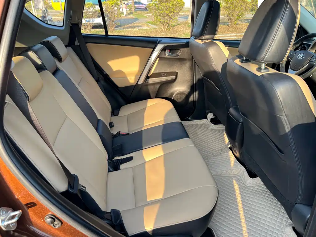 TOYOTA RAV4 RONGFANG