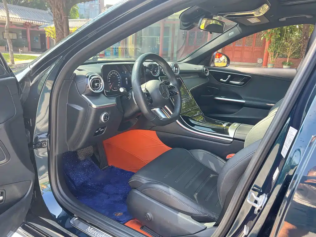 Mercedes-Benz C-Class — миниатюра 13