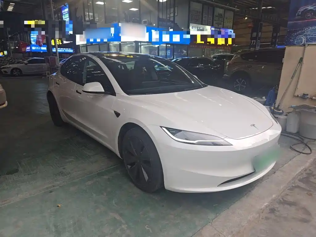 Tesla Model 3 — миниатюра 4