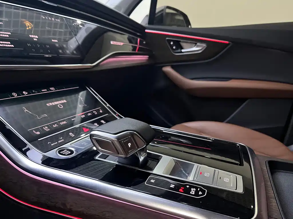 Audi Q7 — миниатюра 10