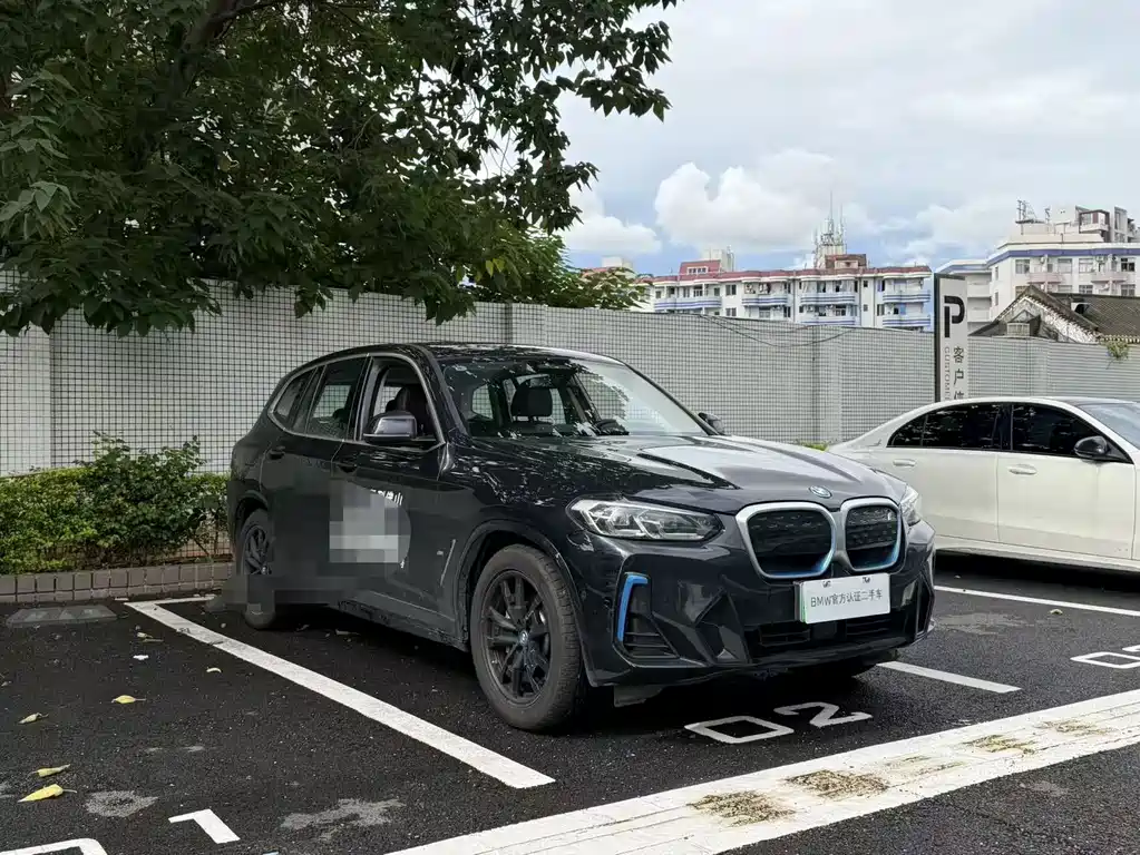 BMW iX3 — миниатюра 2