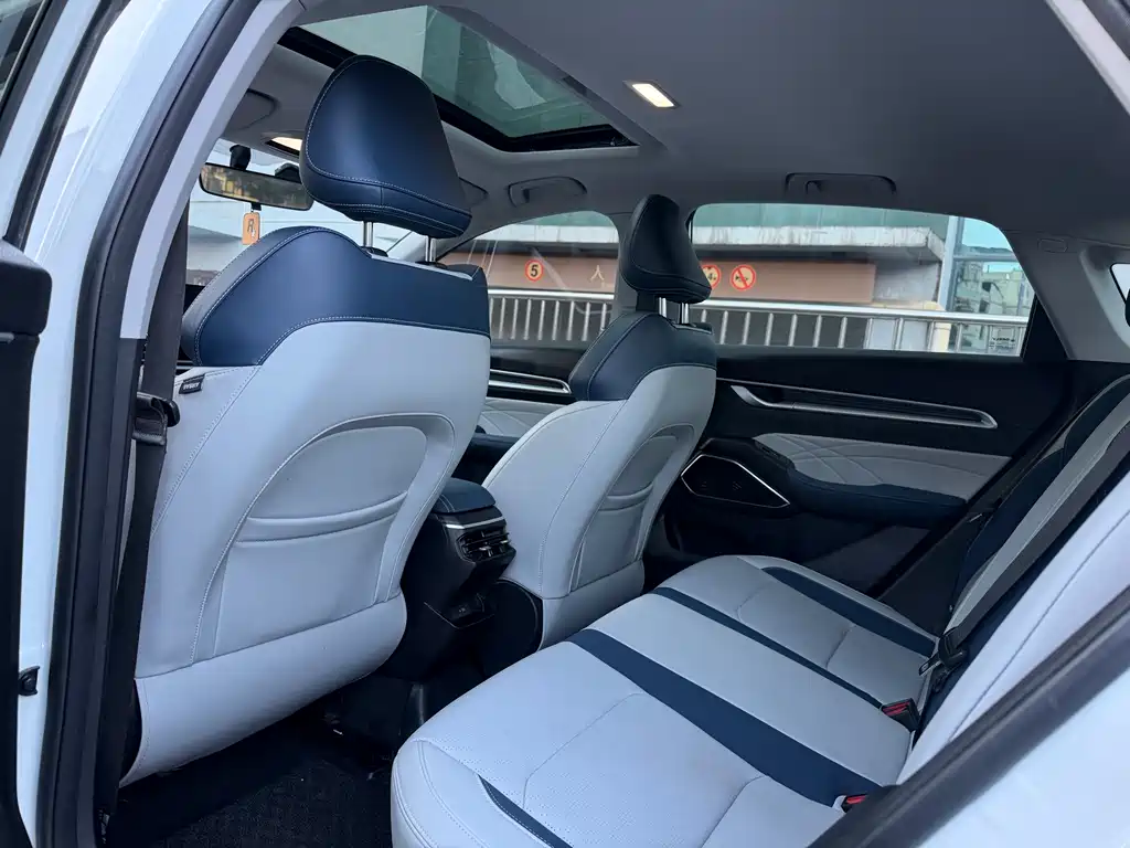 GEELY AUTOMOBILE EMGRAND