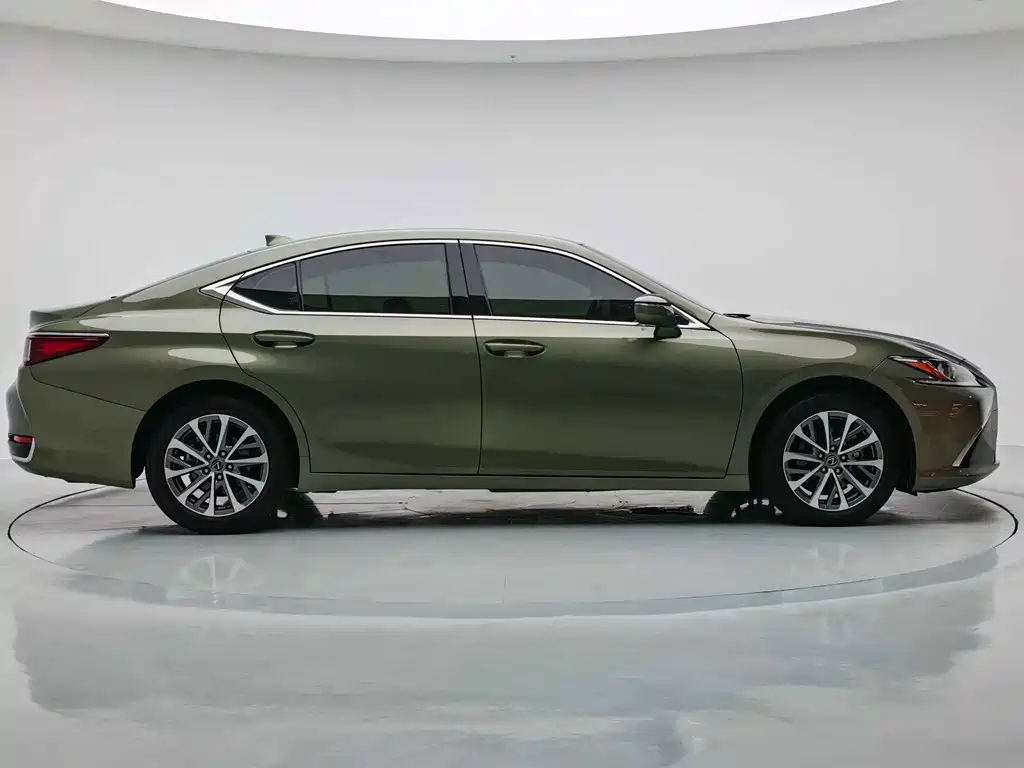 Lexus ES — миниатюра 7