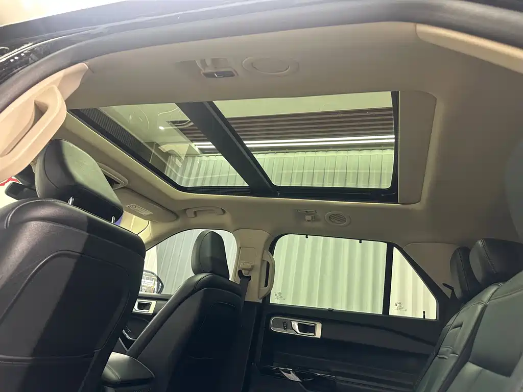 Ford Explorer — миниатюра 15