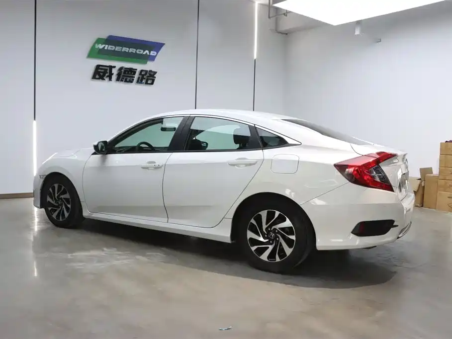 Honda Civic 2016 220TURBO CVT Luxury