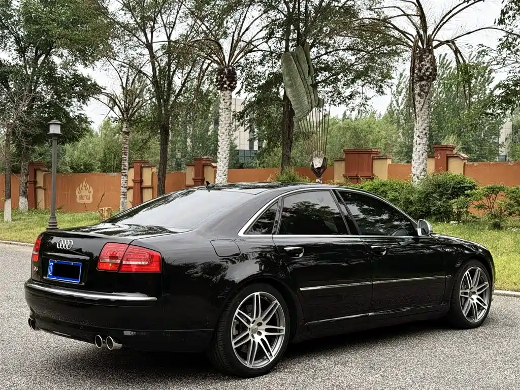 Audi S8 2009 S8 5.2 FSI quattro