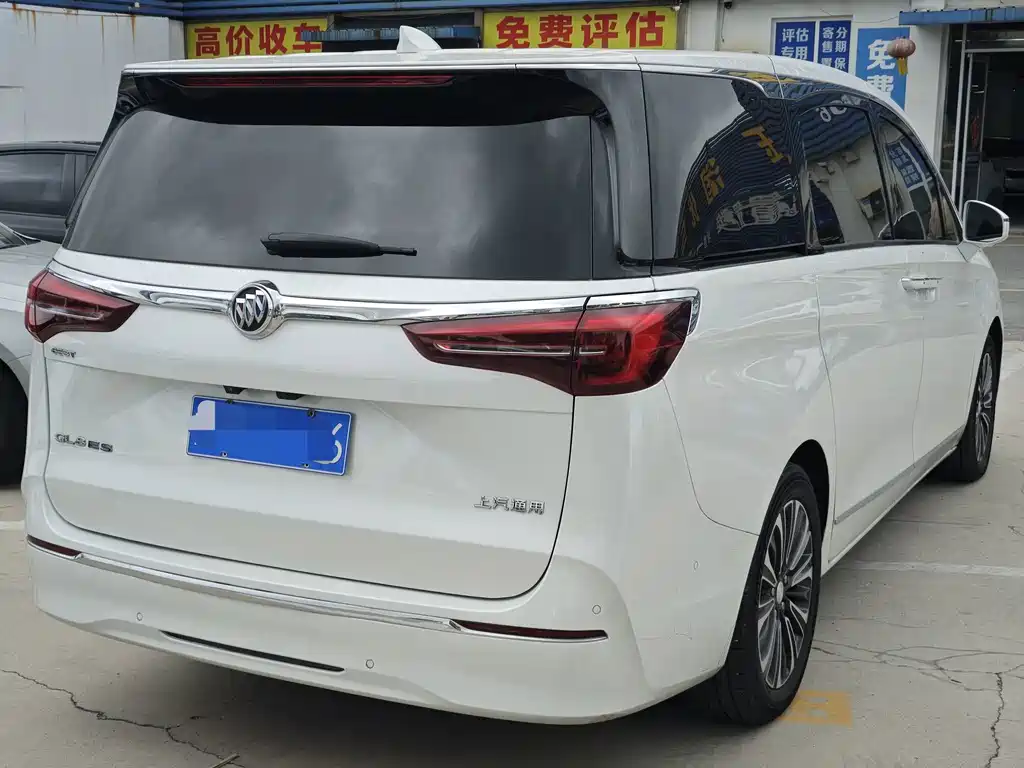 Buick GL8 — миниатюра 3
