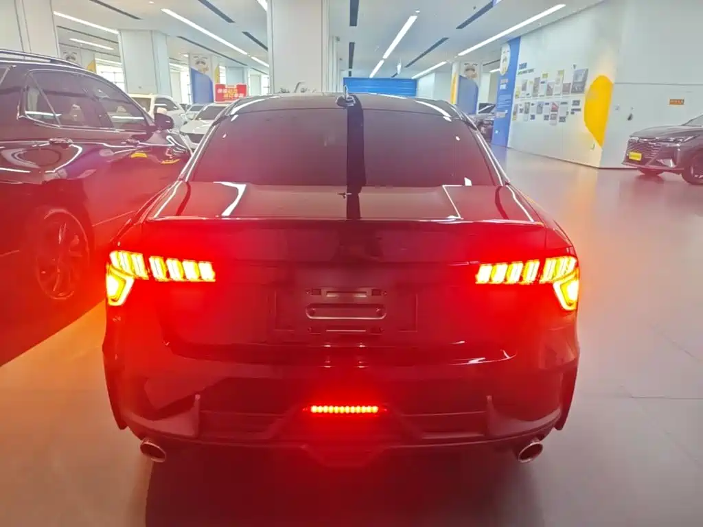 Lynk & Co 03 — миниатюра 6