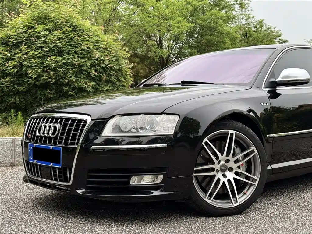 Audi S8 — миниатюра 3