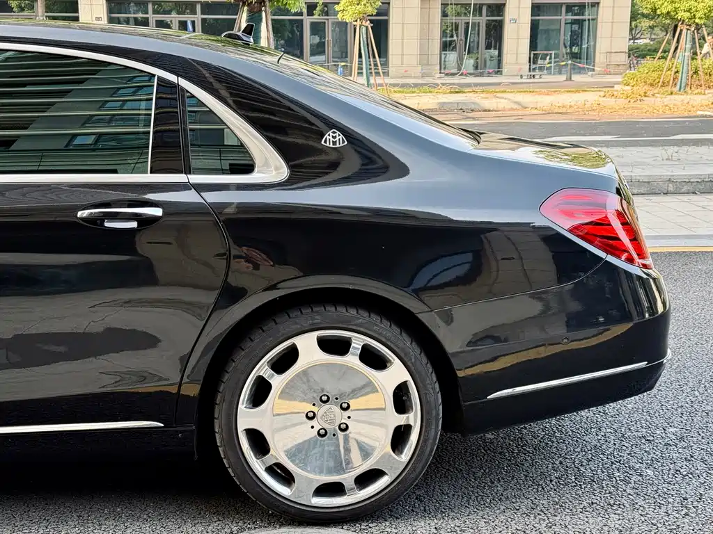 Mercedes-Benz S-Class — миниатюра 16