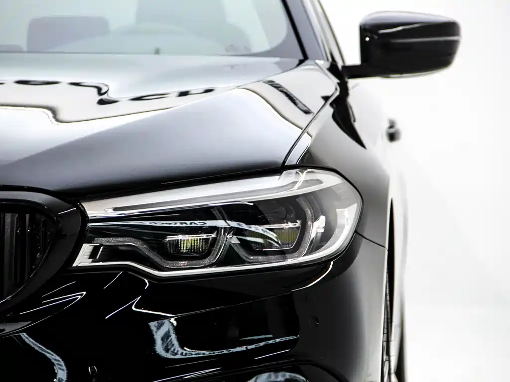 BMW 5 Series — миниатюра 20