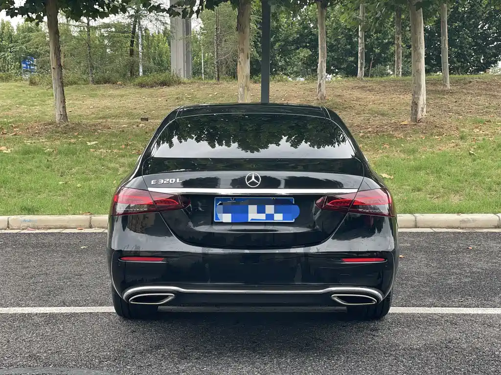 Mercedes-Benz E-Class — миниатюра 5