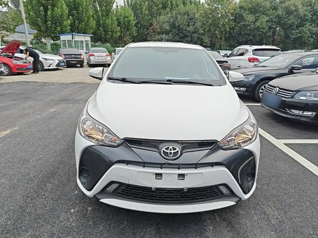 Toyota Yaris L — миниатюра 3
