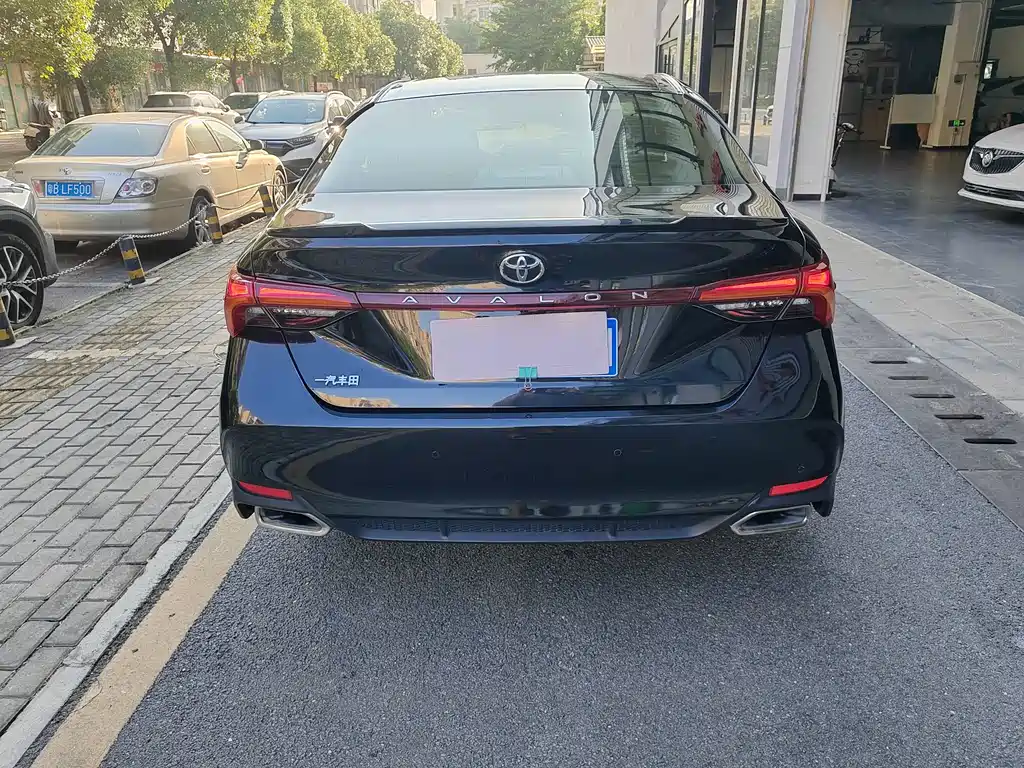 Toyota Avalon — миниатюра 2