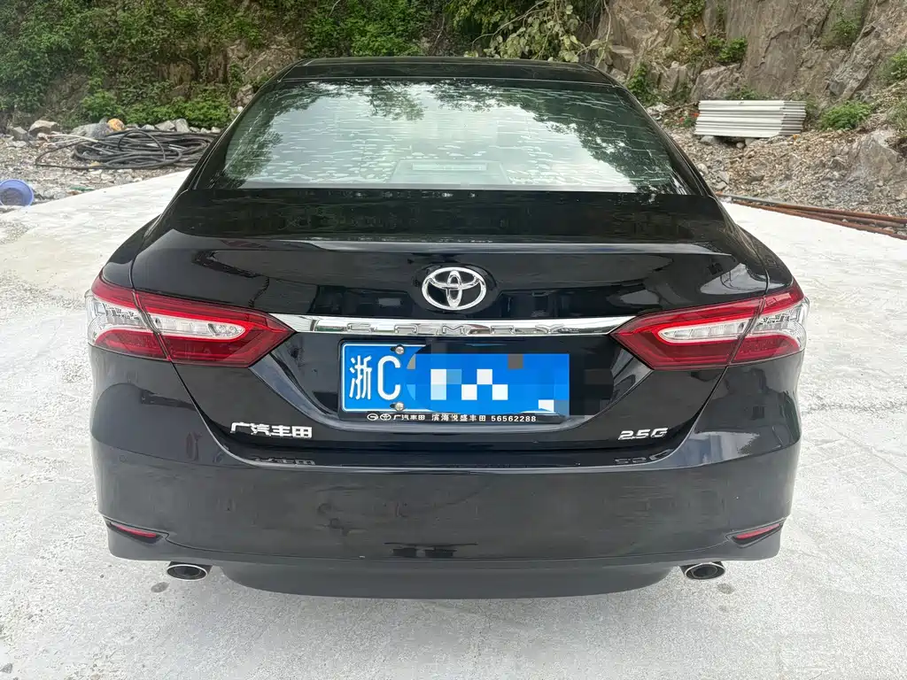 Toyota Camry — миниатюра 11