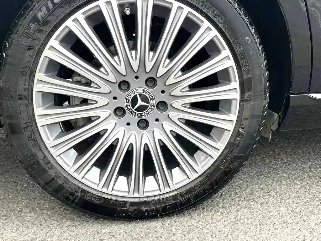 Mercedes-Benz E-Class — миниатюра 8