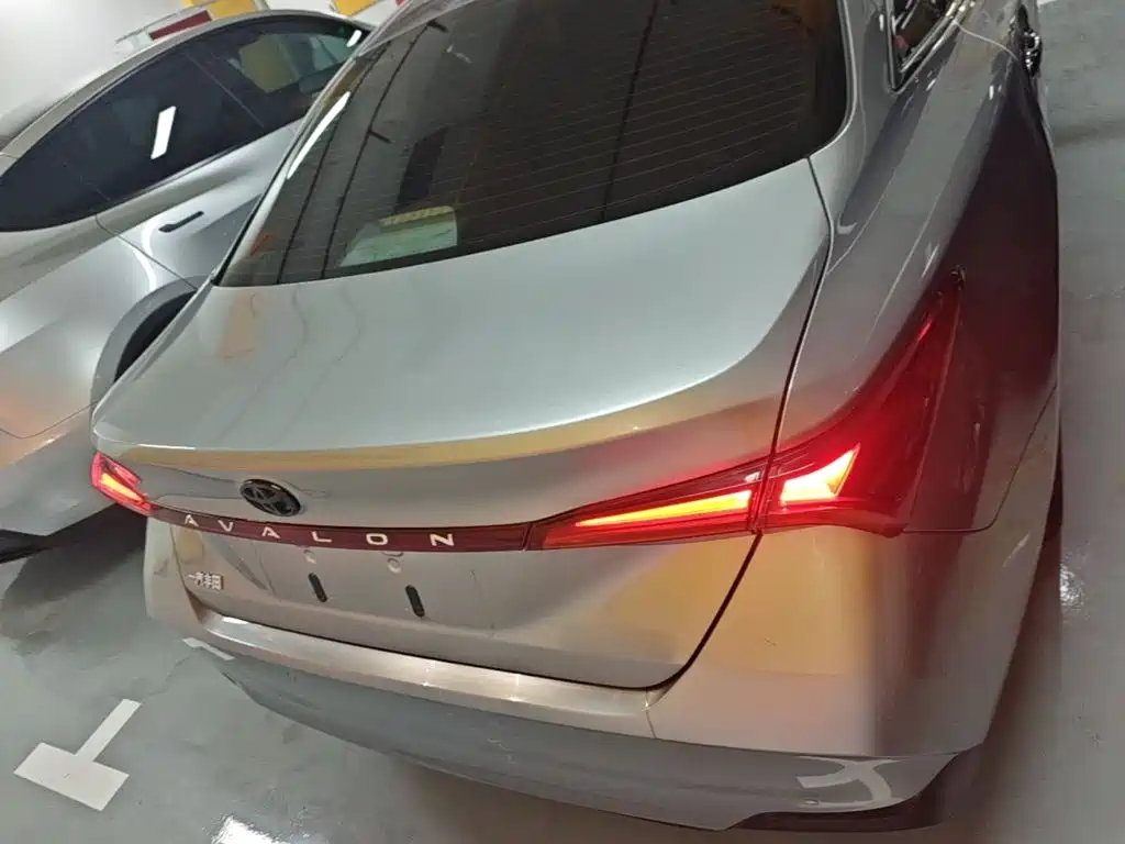 Toyota Avalon — миниатюра 6