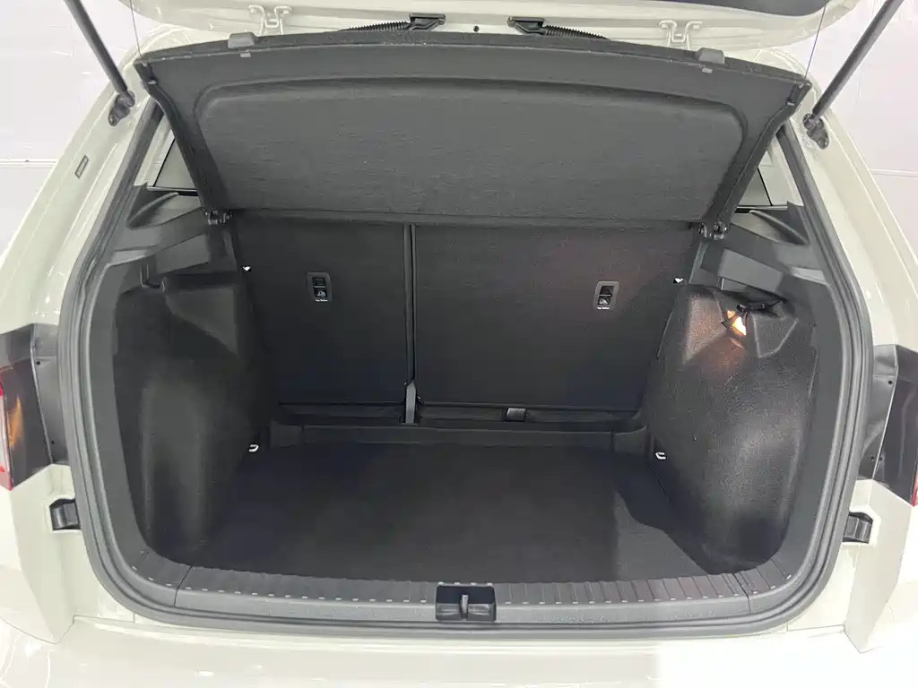 Skoda Karoq — миниатюра 17