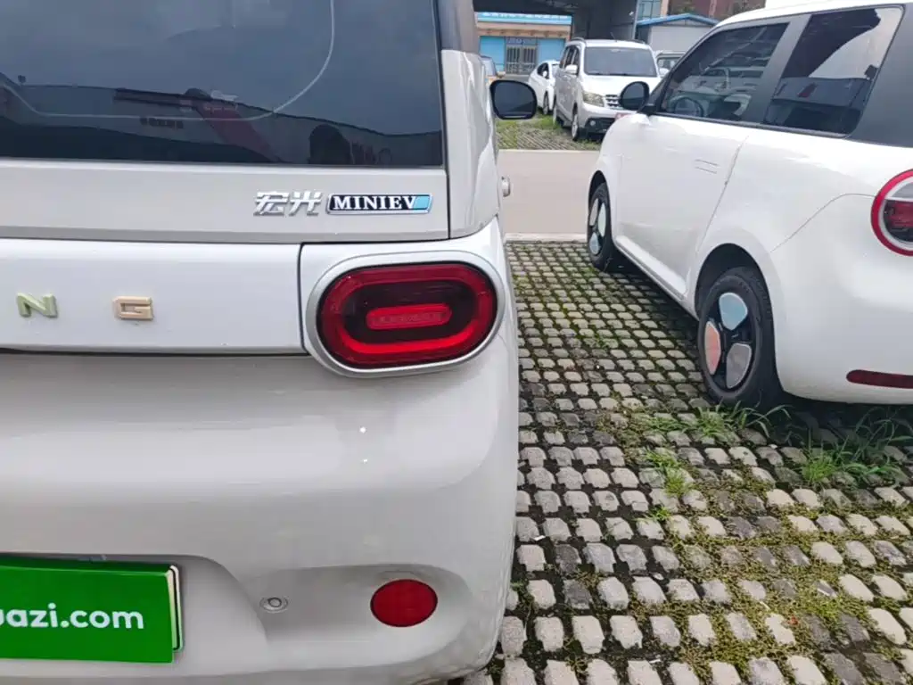 Wuling MINIEV — миниатюра 8