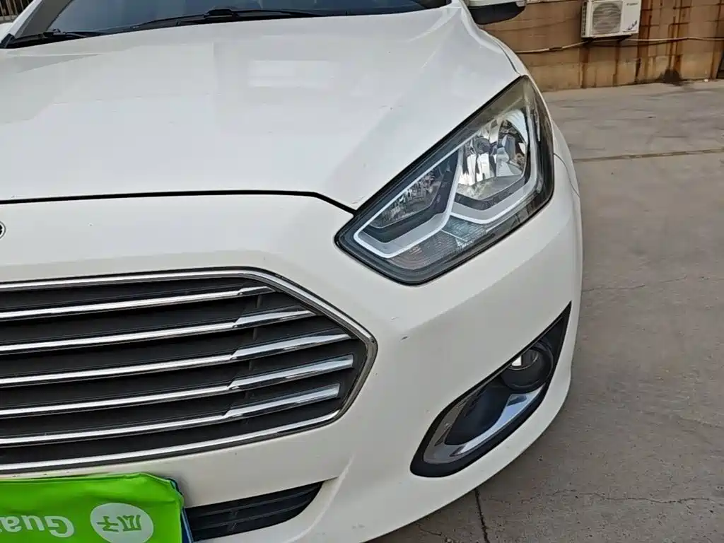 Ford Escort — миниатюра 24