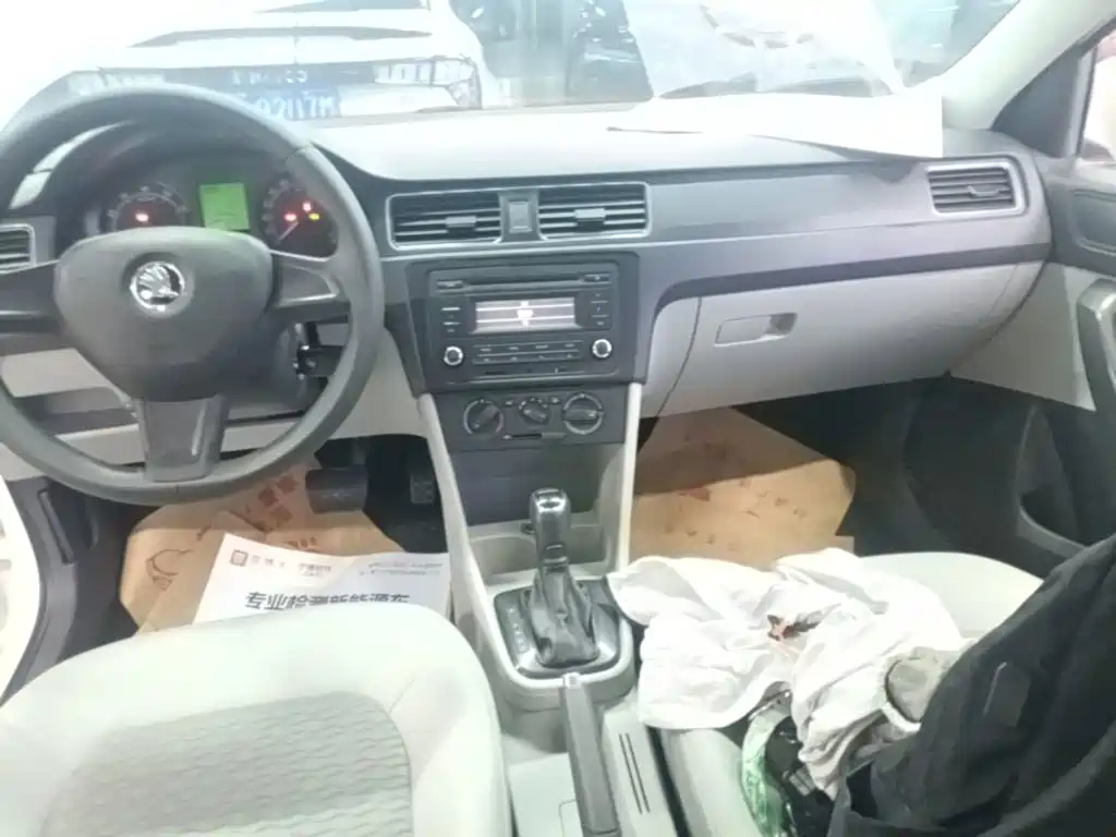 Skoda Rapid — миниатюра 18