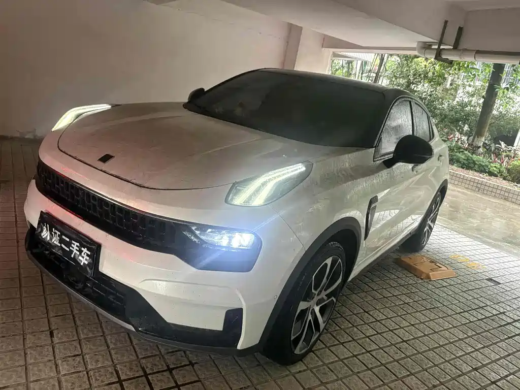 Lynk & Co 05