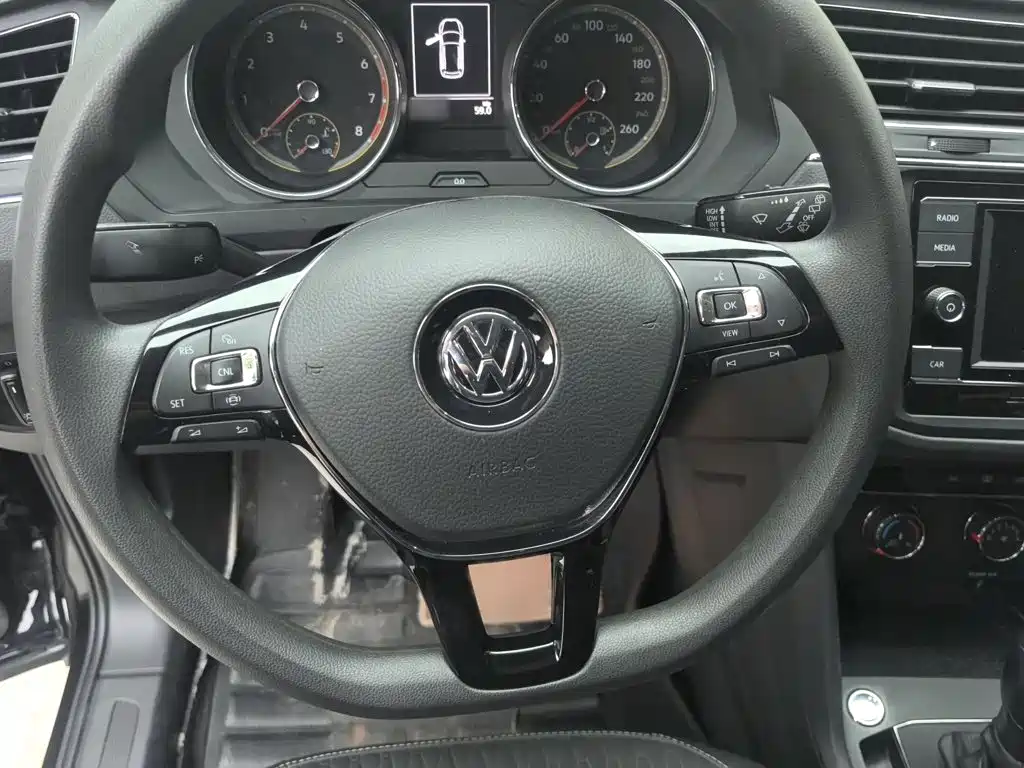 Volkswagen Tiguan L — миниатюра 6