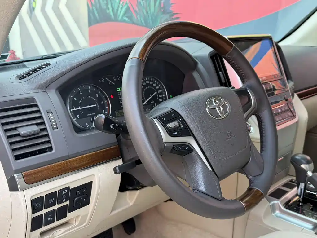 Toyota Land Cruiser 2018 4.0L GX-R