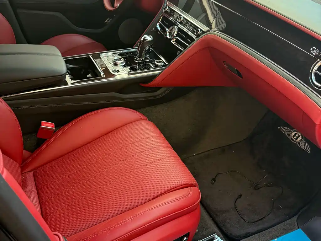 Bentley Flying Spur — миниатюра 6
